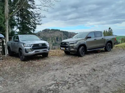 Toyota HI-LUX Invincible 2.8 Diesel 4×4 — Pick-up robuste neuf, attelage 3,5 t inclus — Thumbnail 8