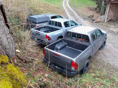 Toyota HI-LUX Invincible 2.8 Diesel 4×4 — Pick-up robuste neuf, attelage 3,5 t inclus — Thumbnail 7