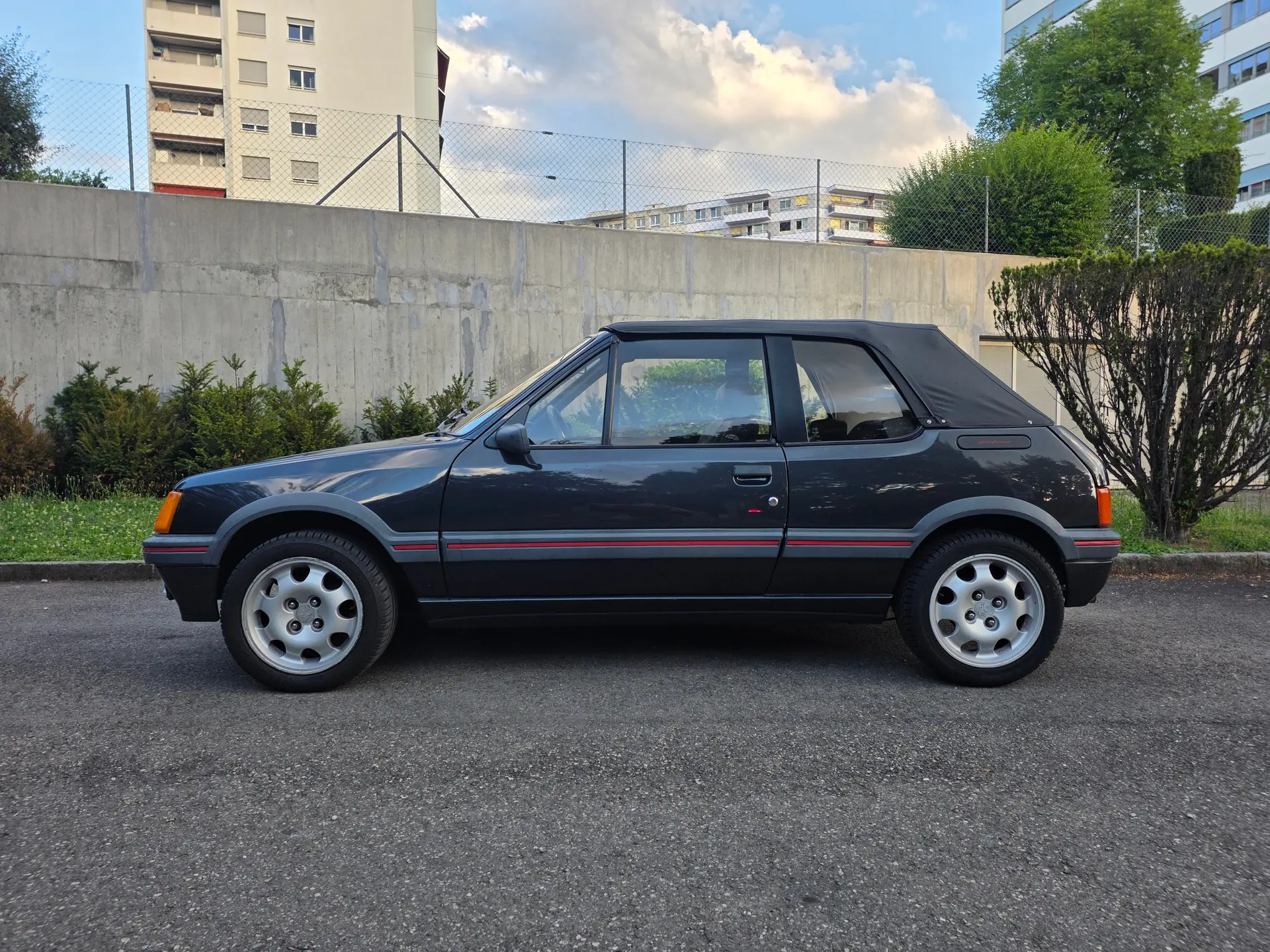 Peugeot 205 1.9 CTi — Cabriolet collector des années 80, moteur performant