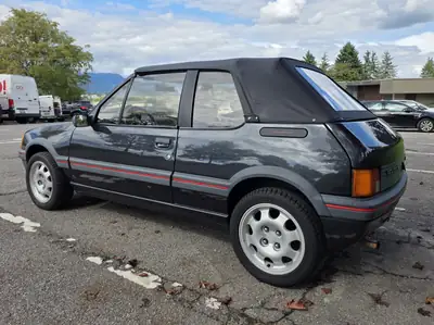 Peugeot 205 1.9 CTi — Cabriolet collector des années 80, moteur performant — détail