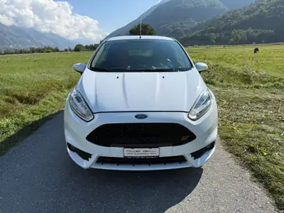 Ford Fiesta 1.6 SCTi ST-2 — Sportive compacte, 182 ch et faible kilométrage — côté