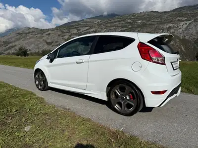 Ford Fiesta 1.6 SCTi ST-2 — Sportive compacte, 182 ch et faible kilométrage — Miniature 7