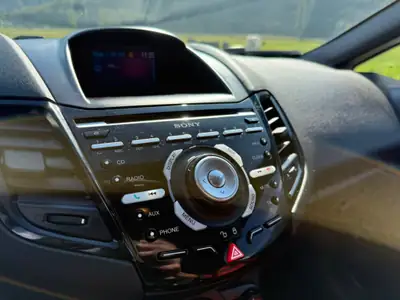 Ford Fiesta 1.6 SCTi ST-2 — Sportive compacte, 182 ch et faible kilométrage — Miniature 13