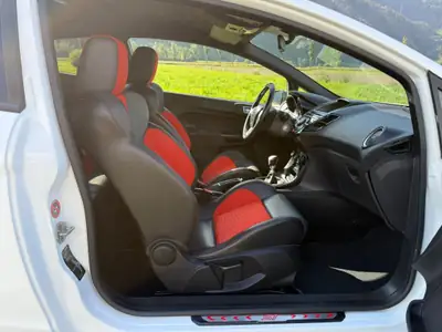 Ford Fiesta 1.6 SCTi ST-2 — Sportive compacte, 182 ch et faible kilométrage — Miniature 14