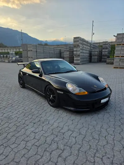 Porsche 911 GT3 2000 — Légendaire coupé sport, 360 ch et boîte manuelle — vista esterna