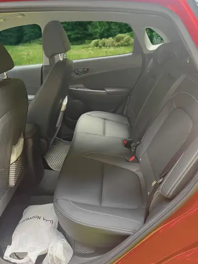 Hyundai Kona 1.6 GDi HEV Vertex — SUV compact hybride, 15'000 km seulement — tableau de bord
