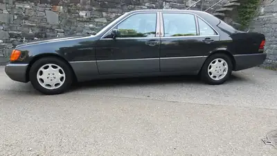 Mercedes-Benz 300 SEL 1991 — Berline élégante, moteur puissant, kilométrage maîtrisé — cruscotto