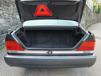 Mercedes-Benz 300 SEL 1991 — Berline élégante, moteur puissant, kilométrage maîtrisé — Miniatura 7