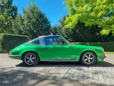 Porsche 911 2.4 T Targa 1972 — Légende cabriolet restaurée, moteur neuf — détail