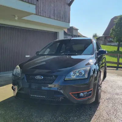 Ford Focus 2.5 Turbo ST Black Edition — Sportive compacte, 226 ch garantie sans sinistre — interior
