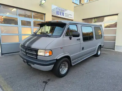Dodge Ram Camper VAN 1996 — Camping-car robuste, moteur 5.2L, kilométrage modéré — vista esterna