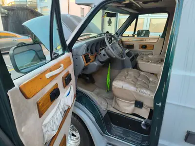 Dodge Ram Camper VAN 1996 — Camping-car robuste, moteur 5.2L, kilométrage modéré — Miniatura 9