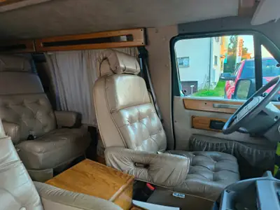 Dodge Ram Camper VAN 1996 — Camping-car robuste, moteur 5.2L, kilométrage modéré — Miniatura 15