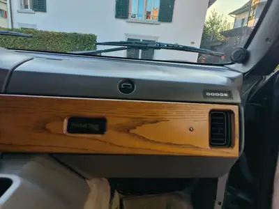 Dodge Ram Camper VAN 1996 — Camping-car robuste, moteur 5.2L, kilométrage modéré — Miniatura 17