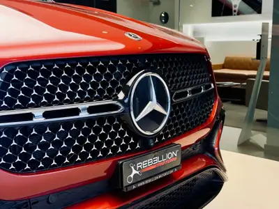 Mercedes-Benz GLE 400 e 4Matic — SUV hybride rechargeable, 14 900 km, garantie usine — interni