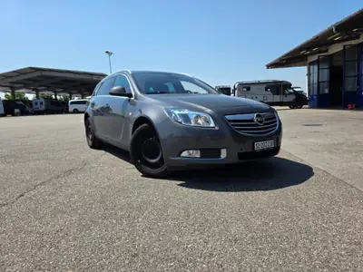 Opel Insignia Sports Tourer 2.0 Turbo 4WD — Break premium 220 ch, traction intégrale — Innenraum