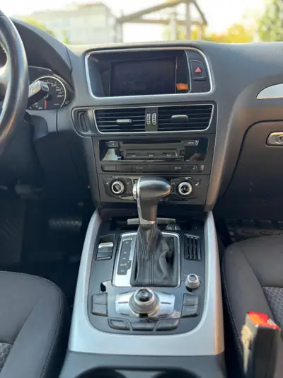 Audi Q5 2.0 TDI quattro S-tronic — SUV premium diesel, 147 000 km, traction intégrale — cruscotto