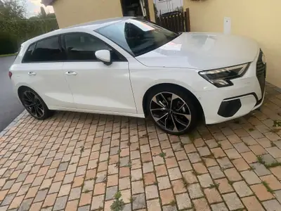 Audi A3 Sportback 35 TFSI S line — Compacte dynamique, kilométrage modéré, finition premium — vue extérieure