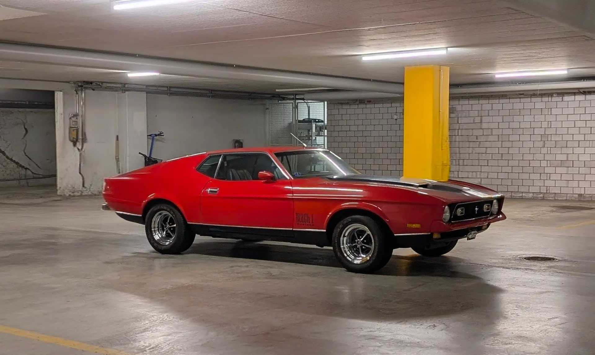 Ford Mustang Mach 1 1972 — Muscle car légendaire, V8 puissant et authentique