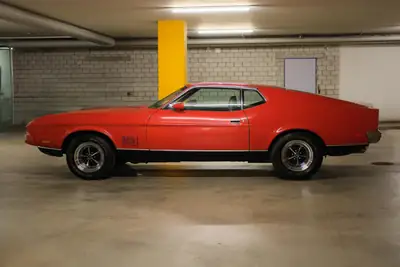 Ford Mustang Mach 1 1972 — Muscle car légendaire, V8 puissant et authentique — arrière