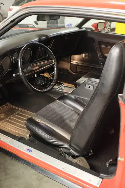 Ford Mustang Mach 1 1972 — Muscle car légendaire, V8 puissant et authentique — détail