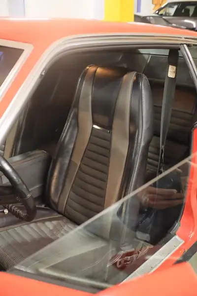 Ford Mustang Mach 1 1972 — Muscle car légendaire, V8 puissant et authentique — Miniature 7
