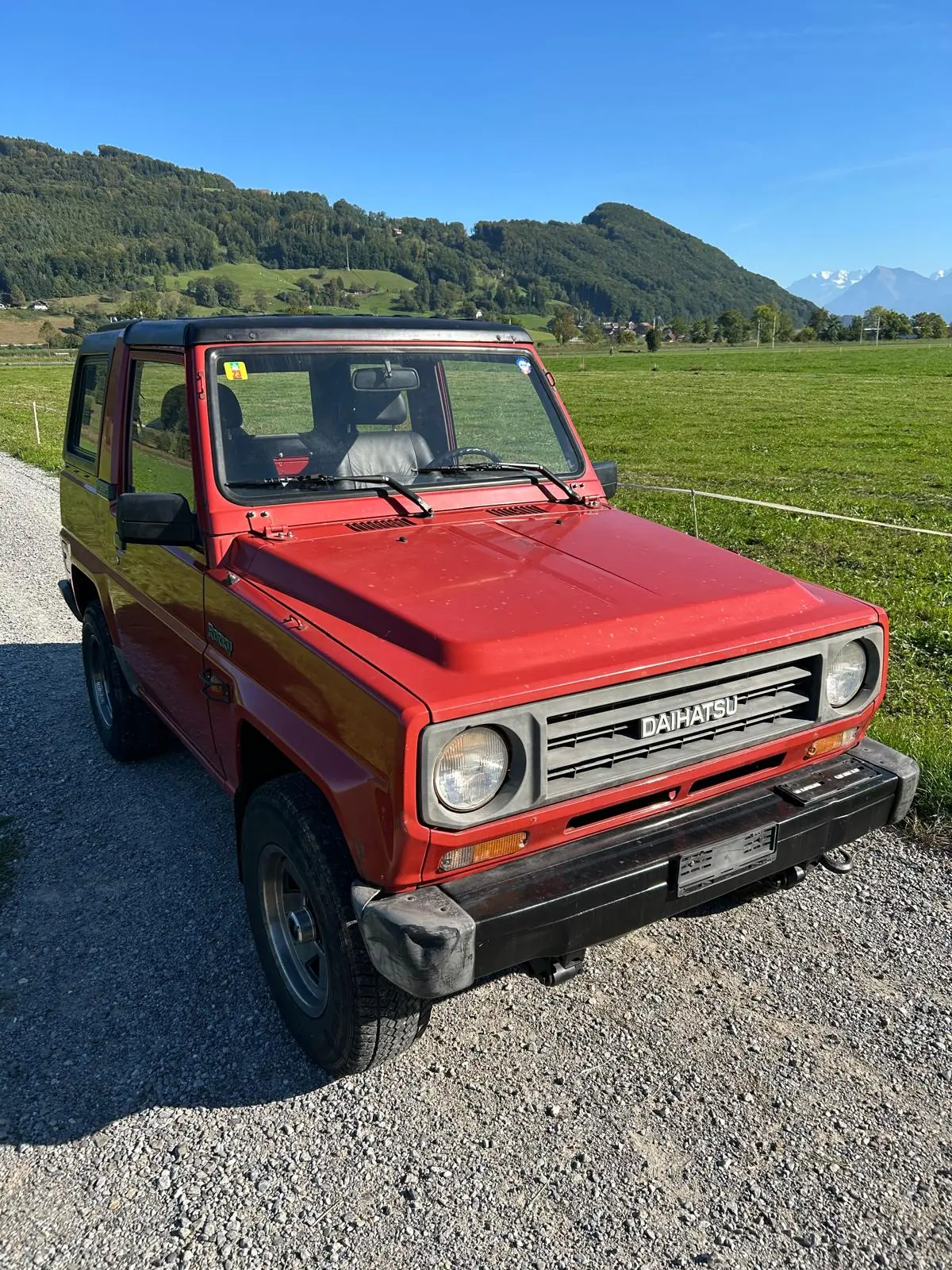 Daihatsu Rocky 4x4 Court — Légendaire SUV Compact Diesel, Authentique Années 80 — vista esterna