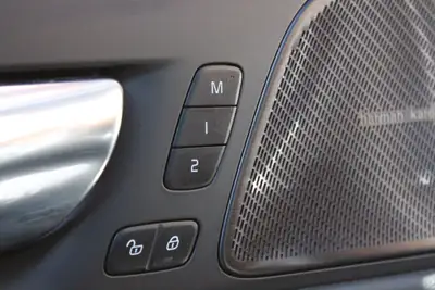 Volvo V60 T6 eAWD Twin Engine — Hybride rechargeable 341 ch, 101'490 km, entretien Volvo — Miniature 12