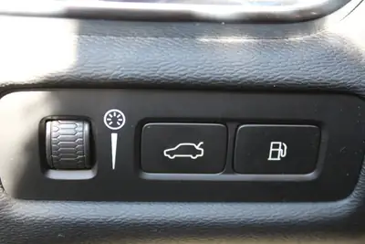 Volvo V60 T6 eAWD Twin Engine — Hybride rechargeable 341 ch, 101'490 km, entretien Volvo — Miniature 14