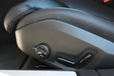 Volvo V60 T6 eAWD Twin Engine — Hybride rechargeable 341 ch, 101'490 km, entretien Volvo — Miniature 19