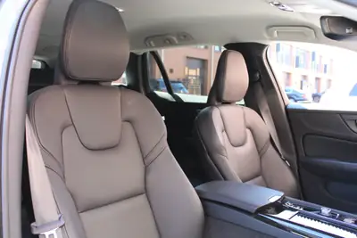 Volvo V60 T6 eAWD Twin Engine — Hybride rechargeable 341 ch, 101'490 km, entretien Volvo — Miniature 21