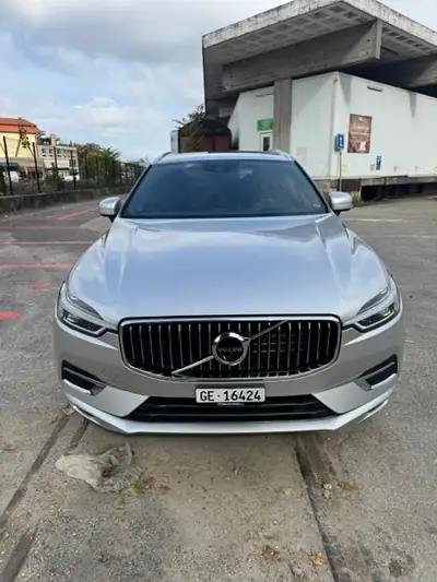 Volvo XC60 T8 eAWD Polestar — Hybride rechargeable performant, 57'000 km seulement — Heckansicht