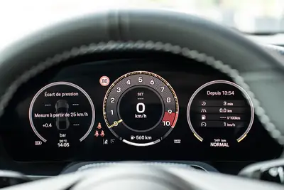 Porsche 911 Carrera GT3 PDK Touring 2026 — Performance brute et élégance verte — Thumbnail 21