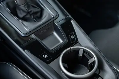 Porsche 911 Carrera GT3 PDK Touring 2026 — Performance brute et élégance verte — Thumbnail 25