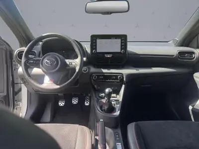 Toyota GR Yaris 1.6 Turbo Sport 4x4 — Sportive compacte turbocompressée, 261 ch et transmission manuelle — Miniature 13