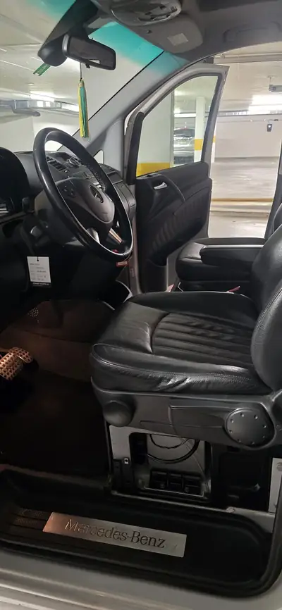 Mercedes-Benz Viano 3.0 CDI — Monospace 8 places, diesel performant et spacieux — Armaturenbrett