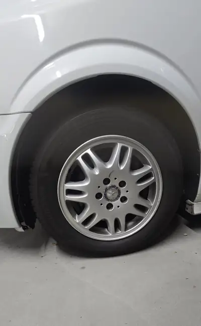 Mercedes-Benz Viano 3.0 CDI — Monospace 8 places, diesel performant et spacieux — Miniatur 8
