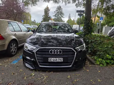 Audi A3 Sportback 35 TFSI S-tronic — Berline compacte performante, 125'000 km, finition noire — détail