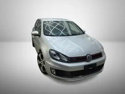 VW Golf 2.0 TSI GTI — Sportive performante, 211 ch et boîte manuelle — fianco