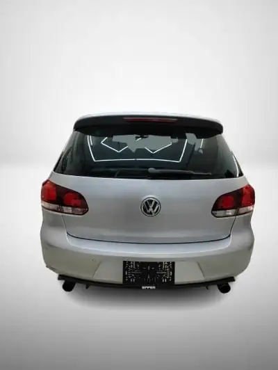 VW Golf 2.0 TSI GTI — Sportive performante, 211 ch et boîte manuelle — cruscotto