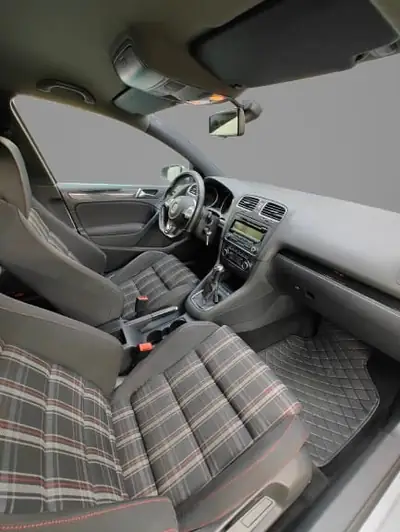 VW Golf 2.0 TSI GTI — Sportive performante, 211 ch et boîte manuelle — dettaglio
