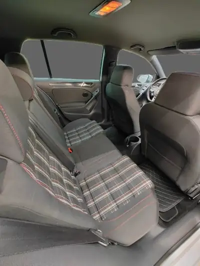 VW Golf 2.0 TSI GTI — Sportive performante, 211 ch et boîte manuelle — Miniatura 10