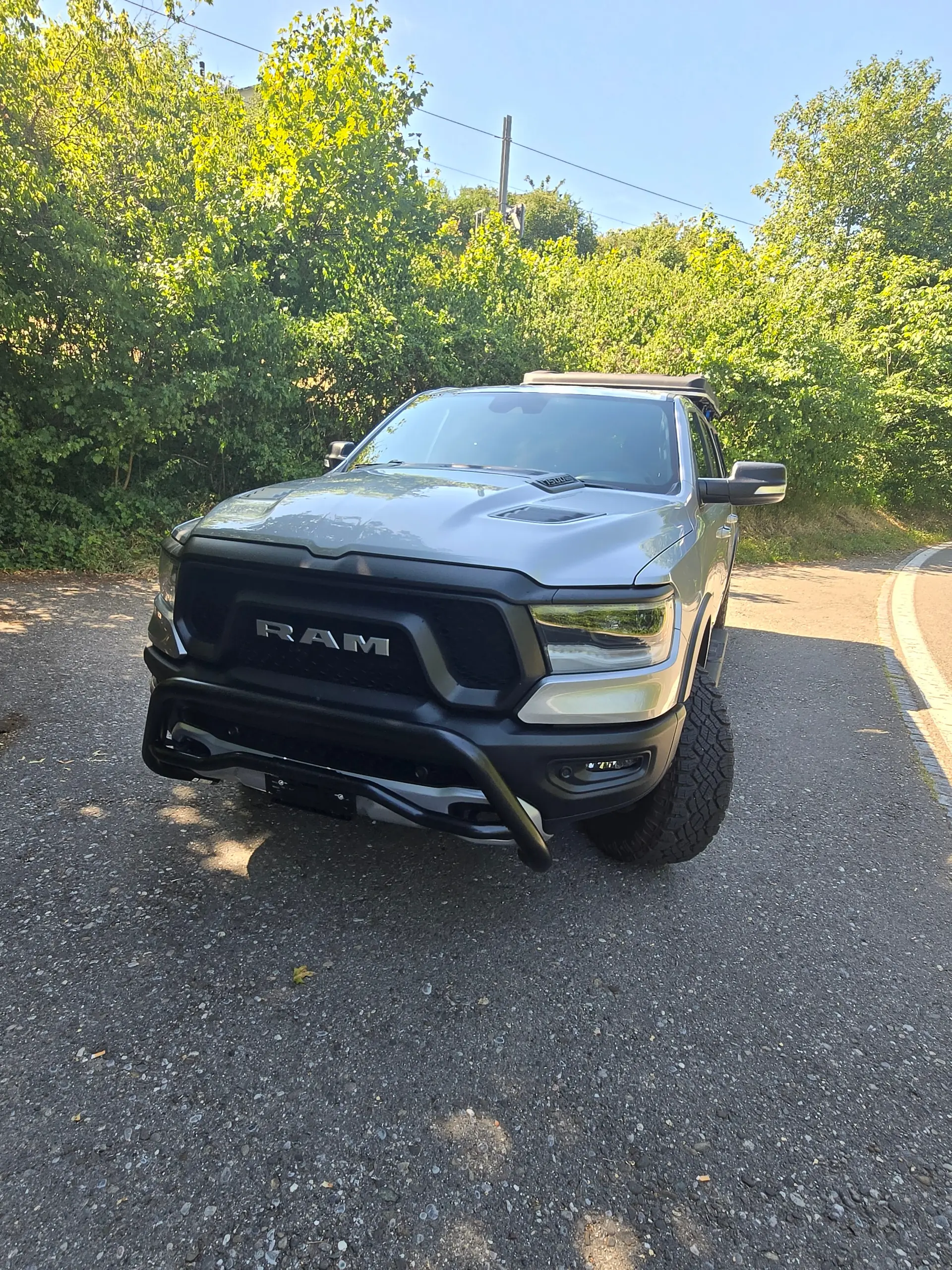 Dodge Ram 1500 Rebel — V8 HEMI eTorque, pick-up musclé 4x4 prestige