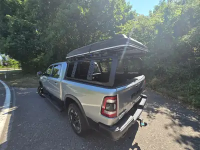 Dodge Ram 1500 Rebel — V8 HEMI eTorque, pick-up musclé 4x4 prestige — interni