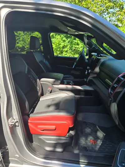 Dodge Ram 1500 Rebel — V8 HEMI eTorque, pick-up musclé 4x4 prestige — Miniatura 7