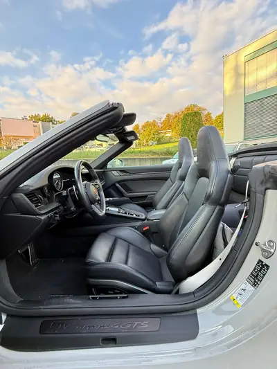 Porsche 911 Carrera 4 GTS Cabriolet — Roadster sportif 480 ch, 22'000 km seulement — Miniatur 10