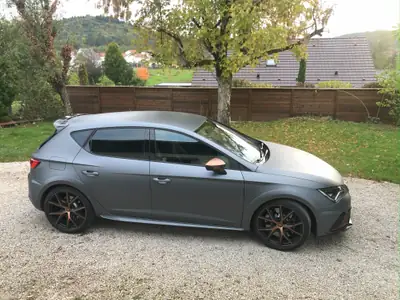 SEAT Leon 2.0 TSI Cupra 300 DSG — Sportive affûtée, quasi neuve avec 19'800 km — vue extérieure
