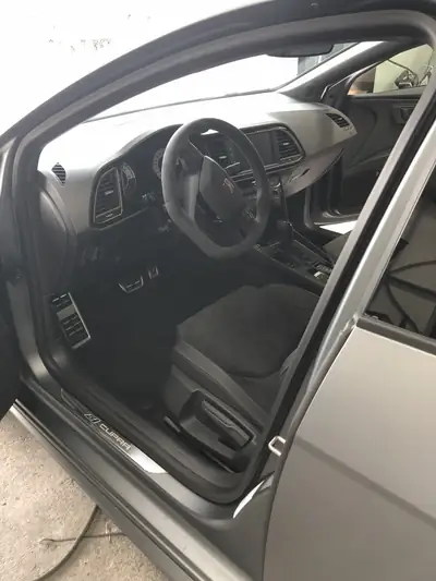 SEAT Leon 2.0 TSI Cupra 300 DSG — Sportive affûtée, quasi neuve avec 19'800 km — détail
