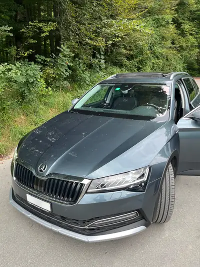 Skoda Superb Scout 4x4 — Break premium 272ch, tout-terrain élégant — side view