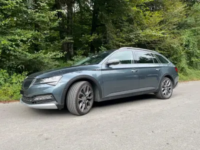 Skoda Superb Scout 4x4 — Break premium 272ch, tout-terrain élégant — exterior view